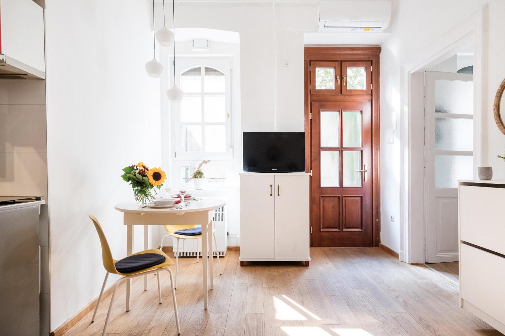 Artistic Apartment In City Centre Budapest Bagian luar foto